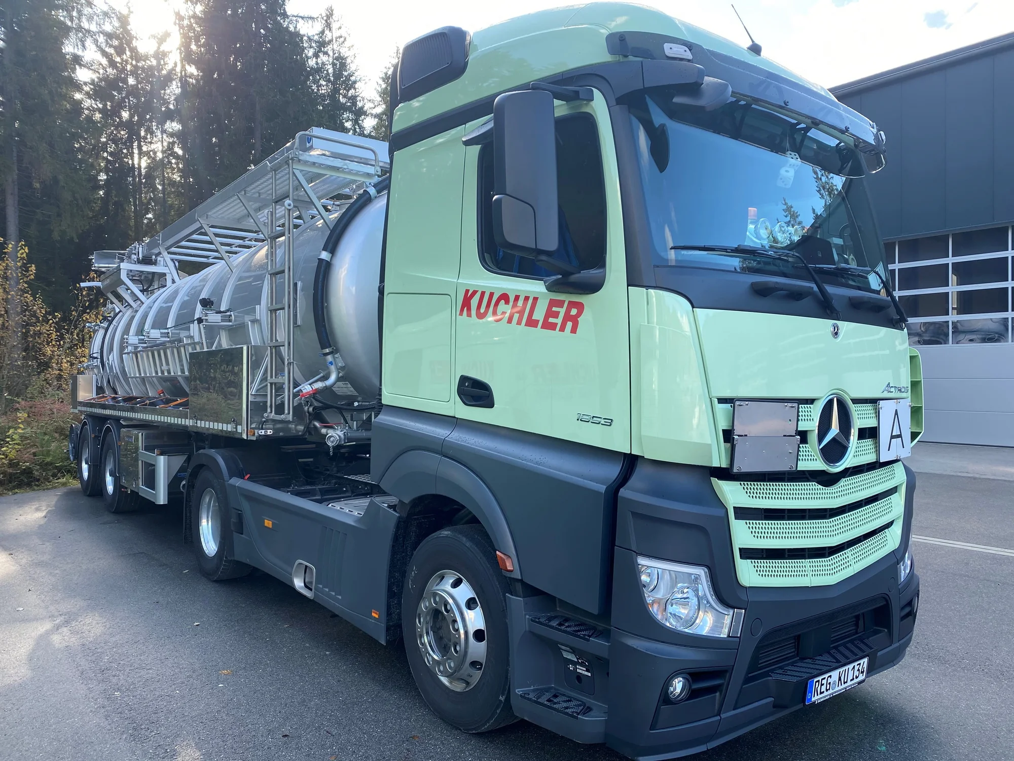 Bohrschlamm Entsorgung mit Saugbagger und Luftfördertechnik